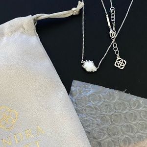 Kendra Scott Tess Necklace in White Pearl